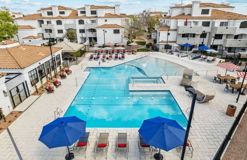 Tempe Apartment | Luxury 1B1B Tempe Free Parking and Pool Access