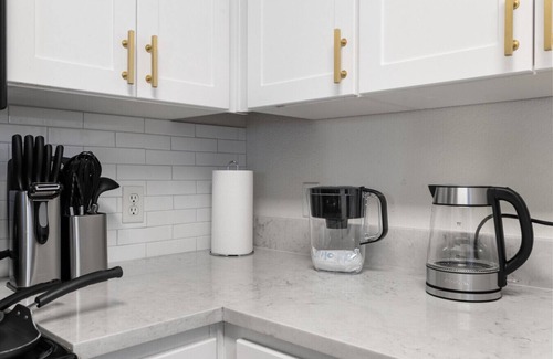 Tempe Apartment | Luxury 1B1B Tempe Free Parking, Arcade and Pool Access