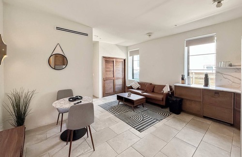 Society Hill Apartment | Luxury 1BD | 1 Bed | South St