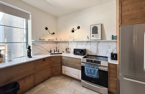 Society Hill Apartment | Luxury 1BD | 1 Bed | South St