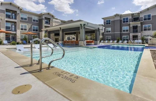 Spring Apartment | Luxury 2 bed 1 bath |fitness center| pool| amazing amenities| gated community