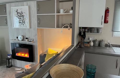 Swalecliffe House | Luxury 2 Bed Platinum Plus Mobile Home, WHITSTABLE