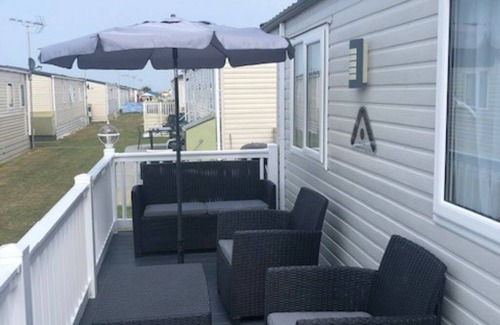 Swalecliffe House | Luxury 2 Bed Platinum Plus Mobile Home, WHITSTABLE