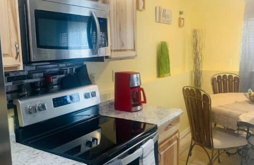 Southeast Colorado Springs Apartment | Luxury 2 bedroom rental place with a fireplace