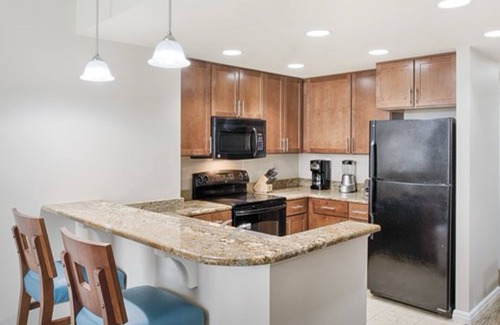 Oxon Hill Resort | Luxury 2 Bedroom and 2 Bathroom with Full Amenities