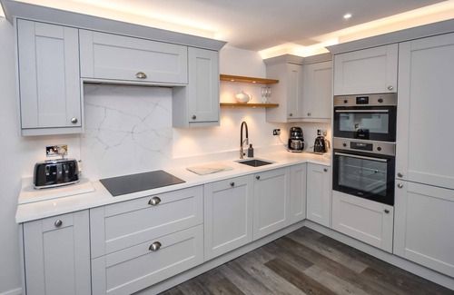Warkworth Apartment | Luxury 2 bedroom apartment in the heart of Warkworth with private garden