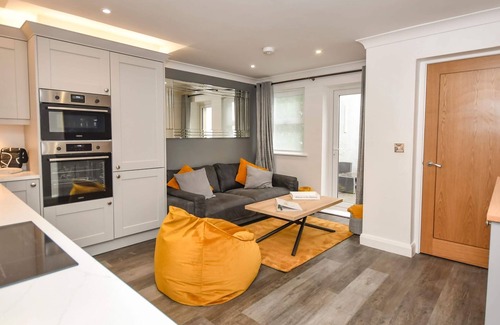 Warkworth Apartment | Luxury 2 bedroom apartment in the heart of Warkworth with private garden