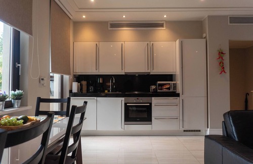 Asuncion Apartment | Luxury 2-bedroom apartment in Asunción with rooftop pool, WiFi and AC