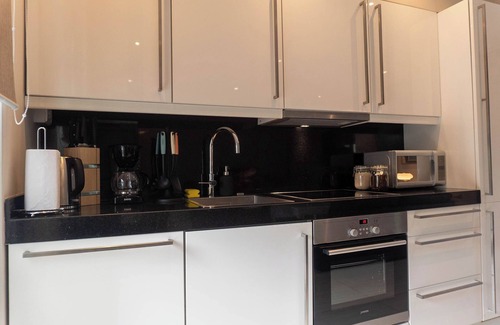 Asuncion Apartment | Luxury 2-bedroom apartment in Asunción with rooftop pool, WiFi and AC