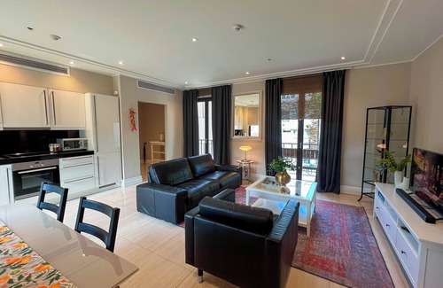 Asuncion Apartment | Luxury 2-bedroom apartment in Asunción with rooftop pool, WiFi and AC