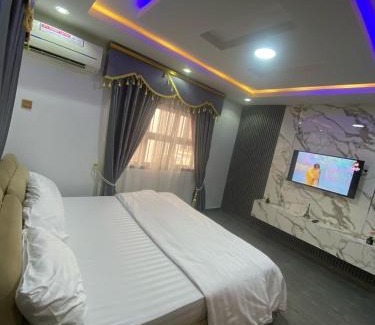 Lagos House | Luxury 2 Bedroom Apartment