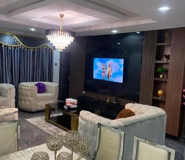 Lagos House | Luxury 2 Bedroom Apartment