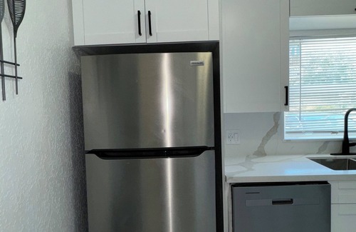 Delray Beach House | Luxury -2 Bedroom Home with Free Parking on Site