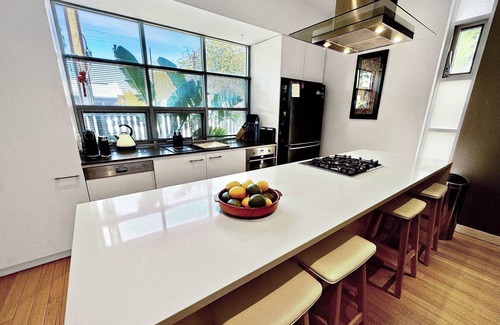 Adelaide Central Business District House | Luxury 2-Bedroom Townhouse in Adelaide CBD