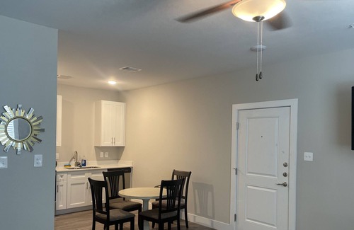 Spring Branch West Apartment | Luxury 2 bedroom unit centrally located in town