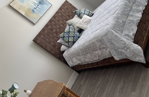 Spring Branch West Apartment | Luxury 2 bedroom unit centrally located in town