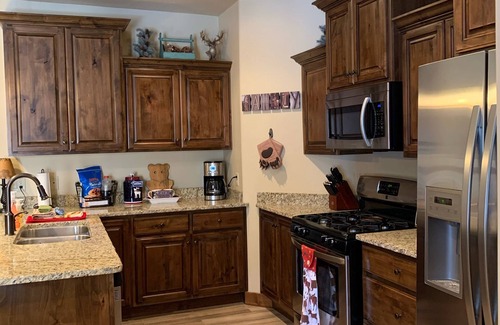Brian Head Condo | Luxury 2 br 2 ba, attached 2 car garage, sleeps 5
