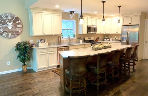 Rowland House | Luxury 2 Master suite with Hot Tub & Sauna