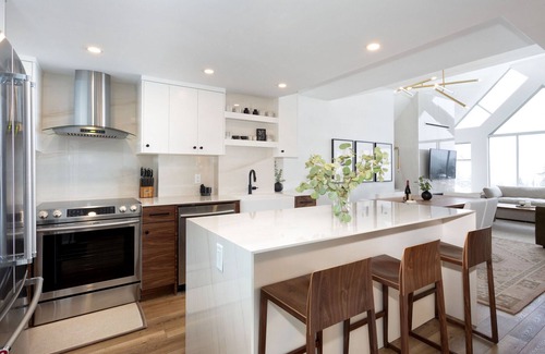 Blackcomb Apartment | LUXURY- 2BA/BA True Ski-in/Ski-out, HotTub&Pool