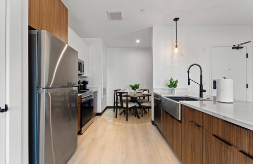 Everett Apartment | Luxury 2bd/2ba near Boston 5981