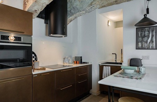 Valletta Apartment | Luxury 2BDR in the Heart of Valletta! TV and WiFi