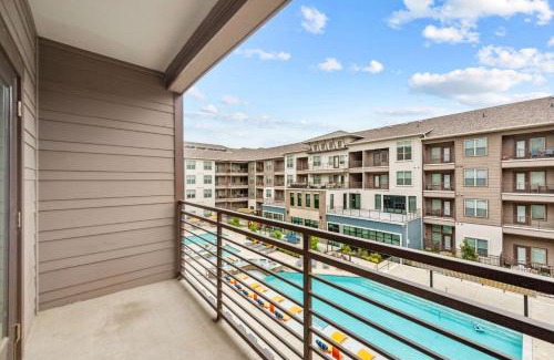McKinney Apartment | Luxury 2Bed Queen Suite, Free Parking Wifi Gym, Hwy 121 and PGA Golf Course