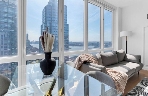 Hell's Kitchen Apartment | Luxury 2BR/2BA Apartment with Stunning NYC Skyline Views