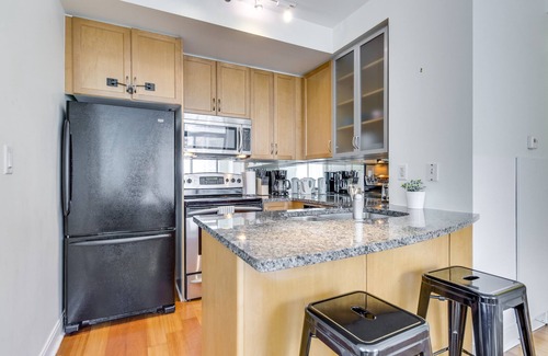 Yorkville Condo | Luxury 2BR Condo in Yorkville with Parking!