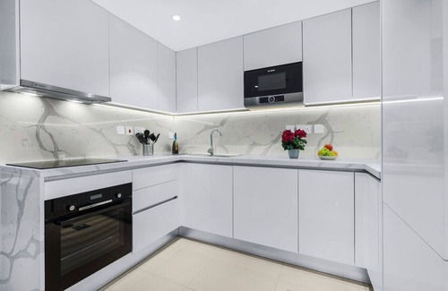 DIFC Apartment | Luxury 2BR Stay in DIFC, Steps to Gate Avenue and Dubai Mall