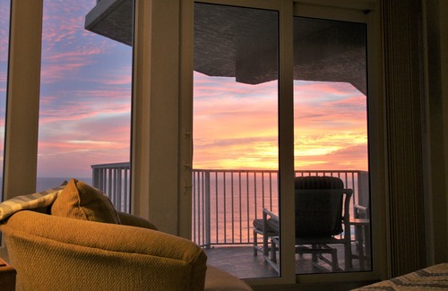 Daytona Beach Shores Condo | Luxury 3 BdRm, 3 Baths, Mst wSpa; On No Drive Beach! Ocean & Riverview Balconies