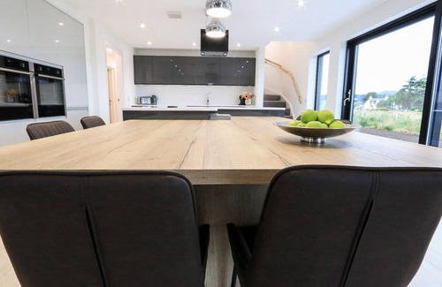 Broadford House | Luxury 3 bed/4 bath home in Broadford, Isle of Skye