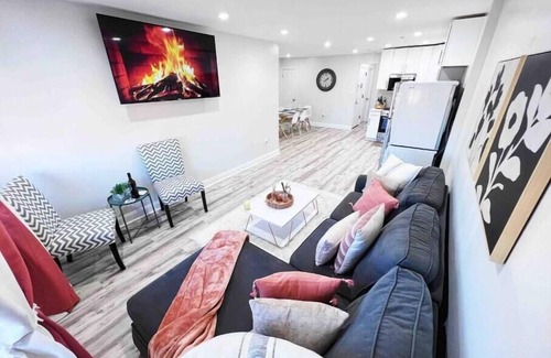 Castle Hill House | Luxury 3 bedroom. *No cleaning fee*