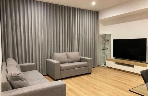 Adelaide Central Business District Apartment | Luxury 3 BR Apt with Pool-Gym-Sauna-Steam Room