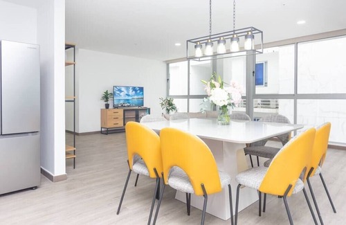 Marbella Condo | Luxury 3 BR penthouse free parking view