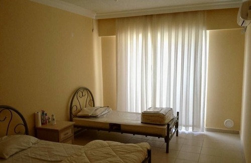 Efeler Apartment | Luxury 3 double bedroom 3 bathroom duplex with pool views and sea views