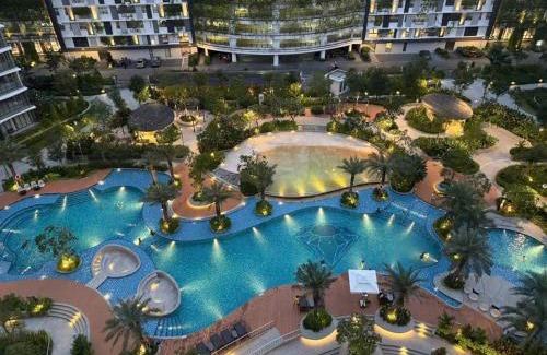 Tan Phu District Apartment | Luxury 3BR Apartment 121m - Resort Pool & Gym - Near Aeon Mall