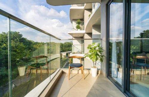 Tan Phu District Apartment | Luxury 3BR Apartment 121m - Resort Pool & Gym - Near Aeon Mall