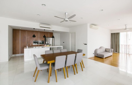 Kuala Lumpur Condo | Luxury 3BR Apartment 5 mins to KL Twin Towers