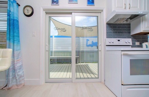 East End House | Luxury 4 Bdr Ocean View Home w/Pool + Hot Tub