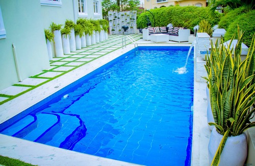 Ofin House | Luxury 4 bedroom house with swimming pool and garden. In a gated community.