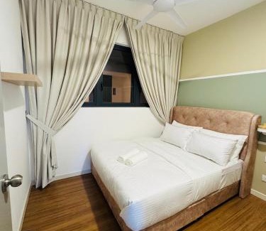 Taman Pertama Apartment | Luxury 4 Bedroom Suite at Kuala Lumpur near Maluri MRT By Suhad Suits KL