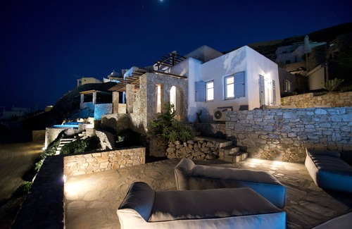 Psarou Villa | Luxury 4 BRD Villa ✓sea view from Psarou ✓private heated pool ✓family friendly