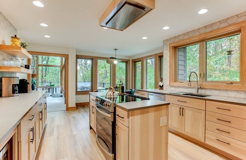 Scandia House | Luxury 4BD/3BA Custom Home-12 Acres - Sauna, Jet Tub, Theater, 3 Gas Fireplaces