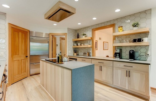 Scandia House | Luxury 4BD/3BA Custom Home-12 Acres - Sauna, Jet Tub, Theater, 3 Gas Fireplaces