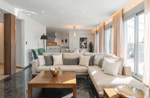 Athens City Centre Apartment | Luxury 4Bdrm Penthouse with Jacuzzi near Acropolis