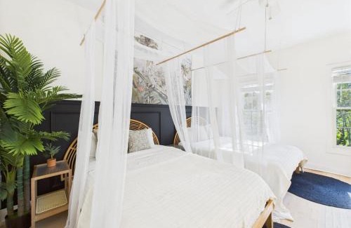 West Town Apartment | Luxury 4br Chicago Pool Table 2 Decks Office 5gb