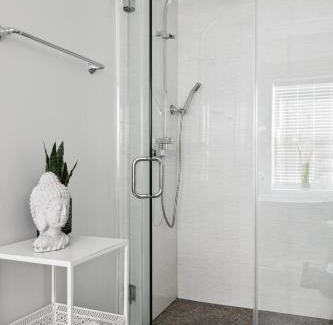 Fort Dupont House | Luxury 4BR home 7 mins to US Capital, Rooftop deck, in Washington Free Parking