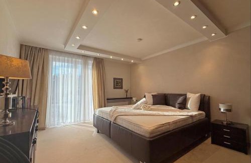 Velden am Worther See Villa | Luxury 4BR Villa Velden Pool Grill