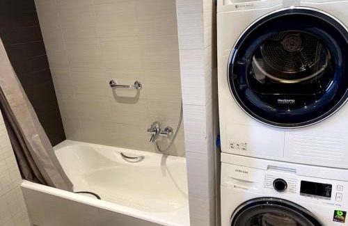 Khalandrion Apartment | Luxury 4BR with 3 Bathrooms Apartment in Marousi