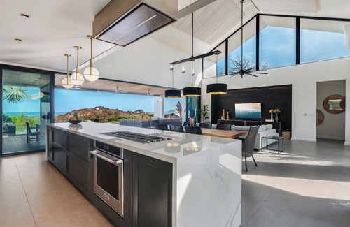 Brasilito Villa | Luxury 5-bed home with stunning views-Fully Staffed and minutes to the Best Beaches!